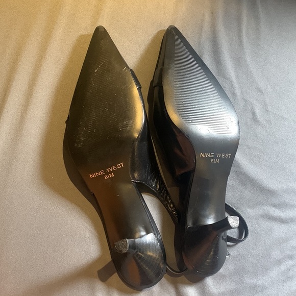 Nine West pumps in black size 8 1/2 M. 2 inch heels - Picture 3 of 4